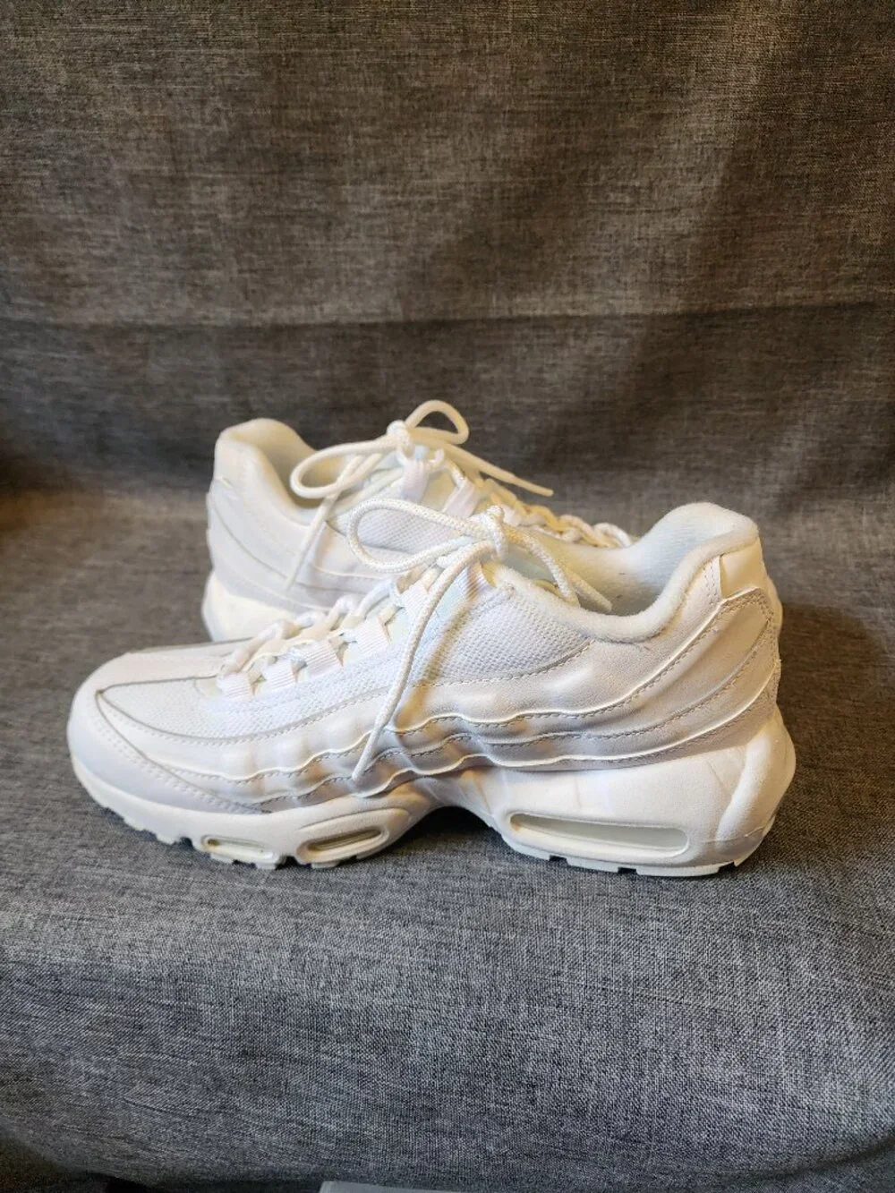Youth Size 7 Nike CJ3906-100 Air Max 95 Recraft Triple White Sneakers